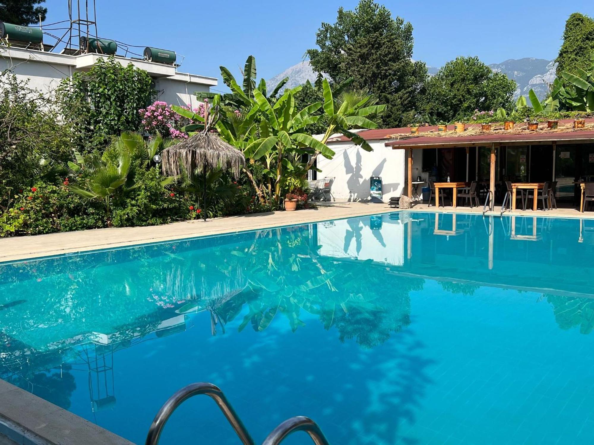 Kiris Garden Hotel 凯梅尔 外观 照片